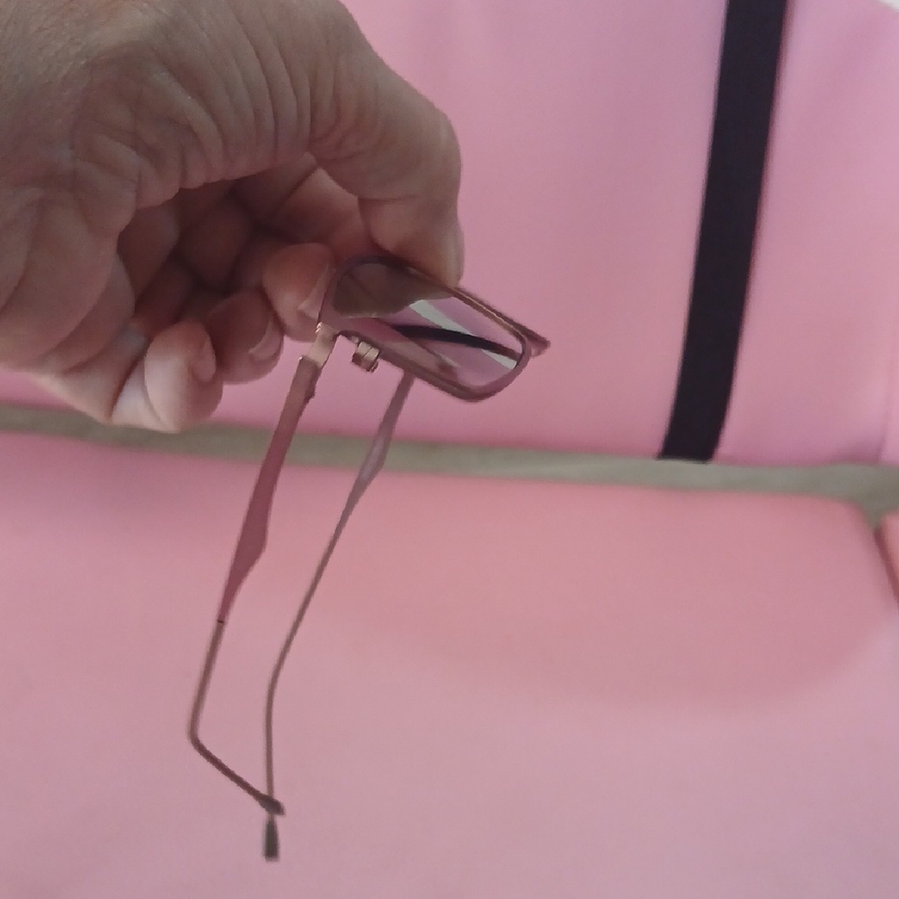 Chic Rectangular Pink Sunglasses - image 7